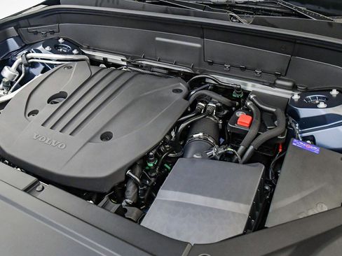 New 2026 Volvo XC90 B5 Core image 32