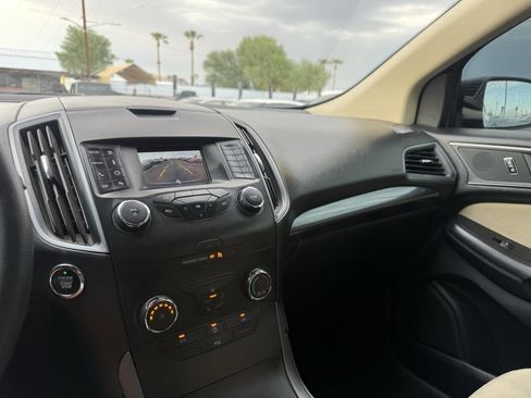 Used 2019 Ford Edge SE image 20