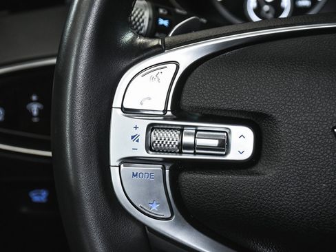 Used 2025 Genesis GV70 2.5T image 33