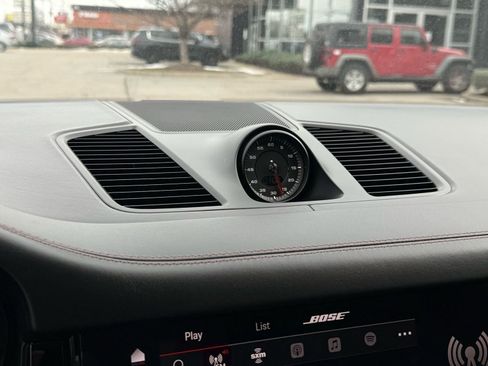 Used 2022 Porsche Cayenne Coupe image 62