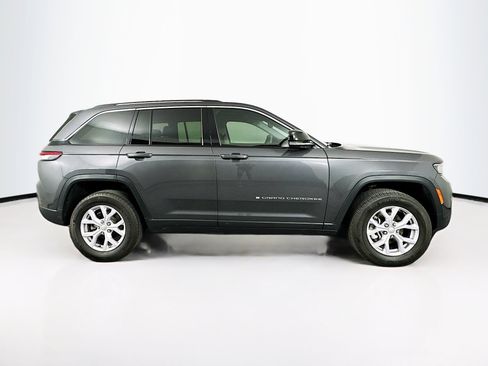 Used 2022 Jeep Grand Cherokee Limited AWD/4WD image 10
