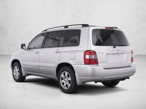Used 2007 Toyota Highlander 4WD V6 w/ 3rd Row image 5