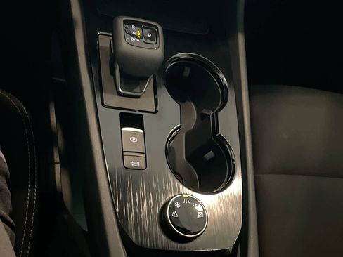 Used 2024 Nissan Rogue S image 19