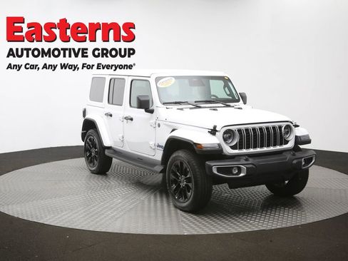 Used 2025 Jeep Wrangler Unlimited Sahara AWD/4WD image 50