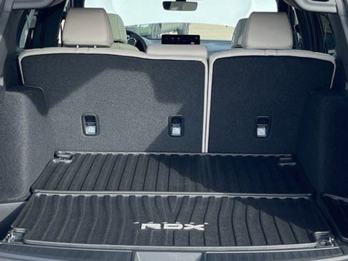 Used 2025 Acura RDX SH-AWD image 33