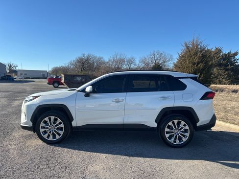 Used 2022 Toyota RAV4 Limited image 9