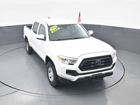 Used 2022 Toyota Tacoma SR image 26