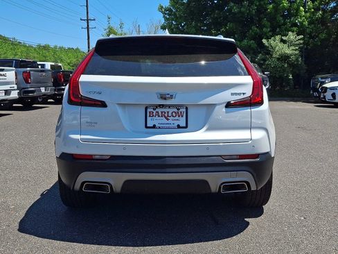 Used 2023 Cadillac XT4 Premium Luxury w/ Cold Weather Package FWD image 5