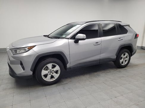 Used 2020 Toyota RAV4 XLE image 2