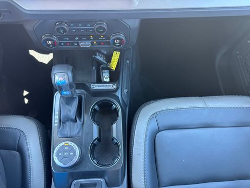 Used 2025 Ford Bronco Outer Banks AWD/4WD image 22
