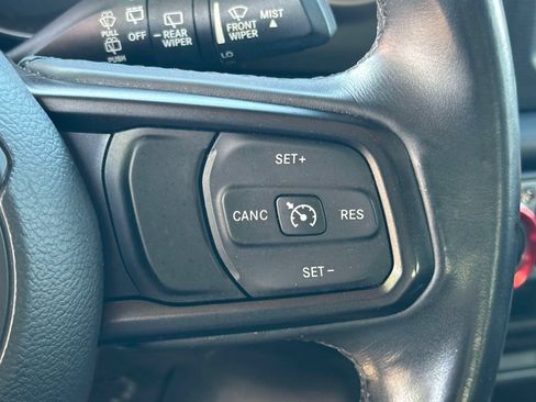Used 2018 Jeep Wrangler Unlimited Sport S AWD/4WD image 22
