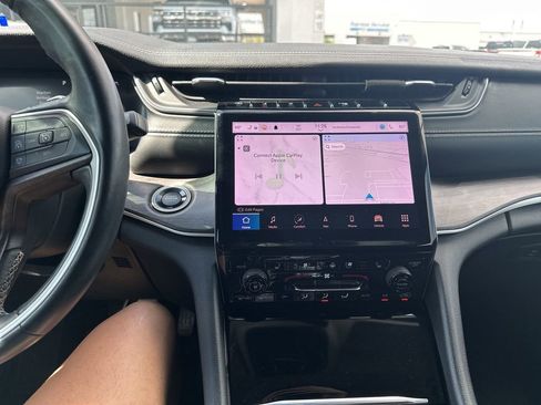 Used 2021 Jeep Grand Cherokee L Limited w/ Luxury Tech Group II image 9