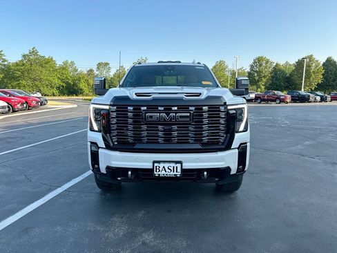 Used 2025 GMC Sierra 3500 Denali Ultimate AWD/4WD image 3