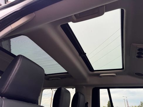 Used 2016 Land Rover LR4 HSE LUX AWD/4WD image 22