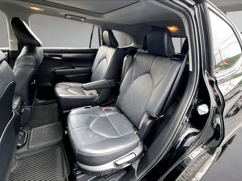 Used 2021 Toyota Highlander Platinum AWD/4WD image 26