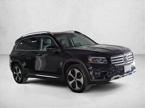 Certified 2025 Mercedes-Benz GLB 250 image 6