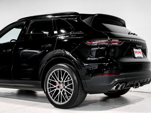 Used 2022 Porsche Cayenne S image 37
