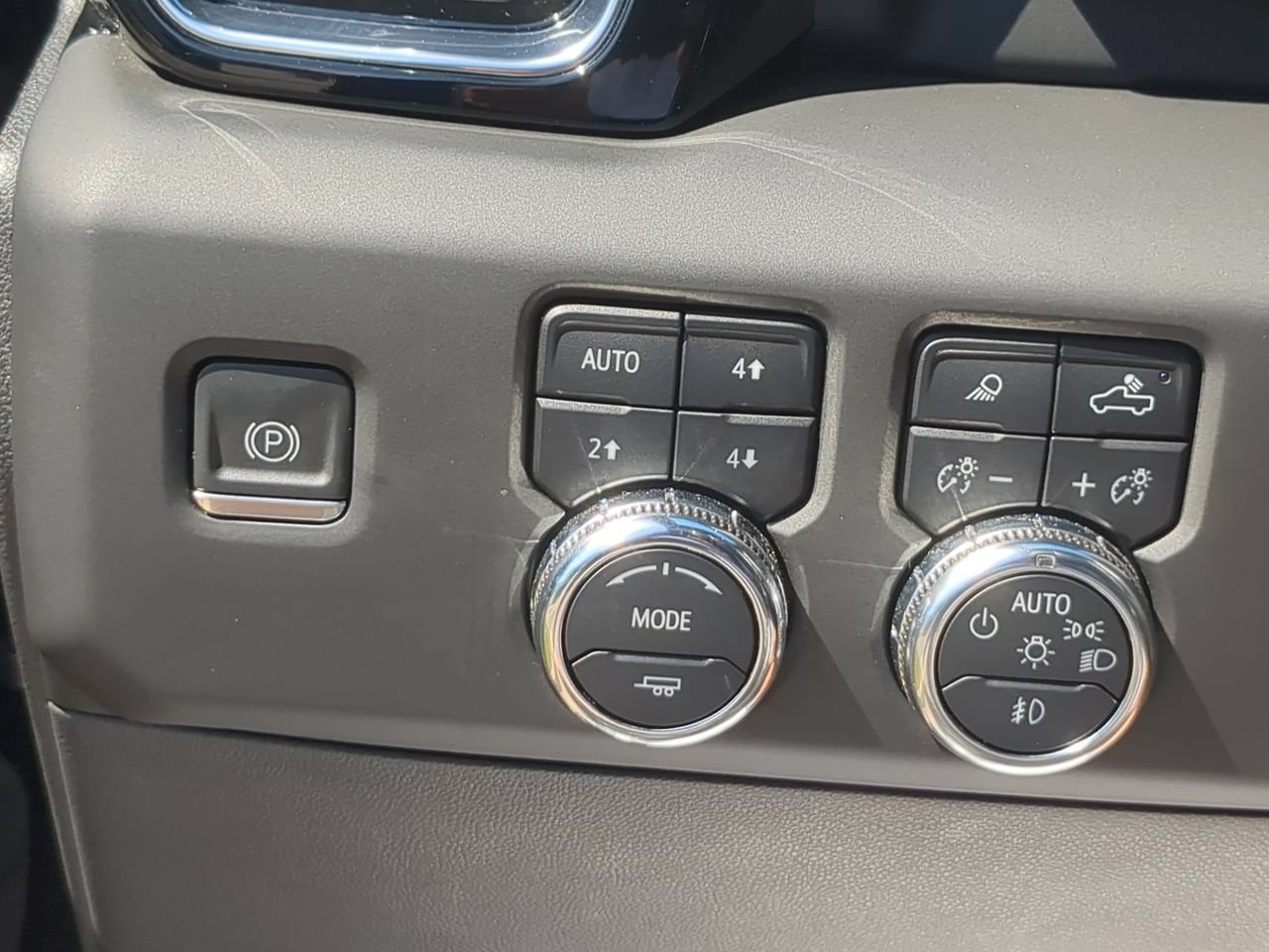 Used 2024 GMC Sierra 1500 Denali w/ Denali Reserve Package AWD/4WD image 18