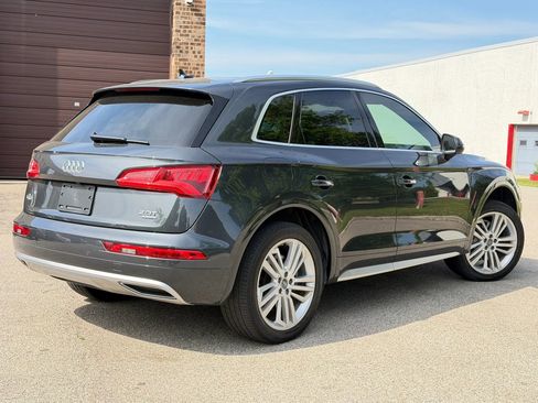 Used 2018 Audi Q5 2.0T Premium Plus w/ Premium Plus Package AWD/4WD image 3
