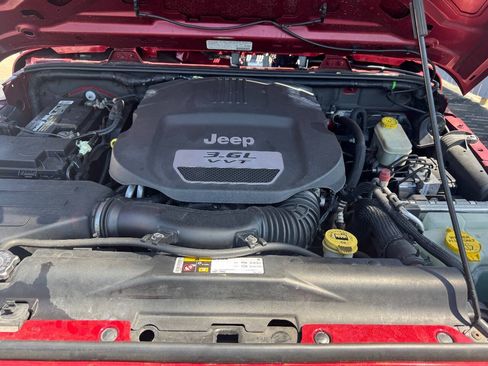 Used 2013 Jeep Wrangler Unlimited Sport AWD/4WD image 15