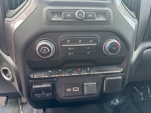 Used 2023 Chevrolet Silverado 1500 Custom AWD/4WD image 31