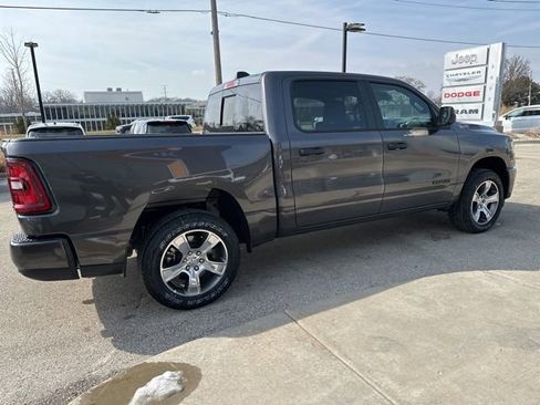 New 2026 RAM 1500 Express AWD/4WD image 5