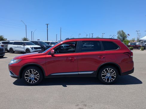 Used 2016 Mitsubishi Outlander SE FWD image 2