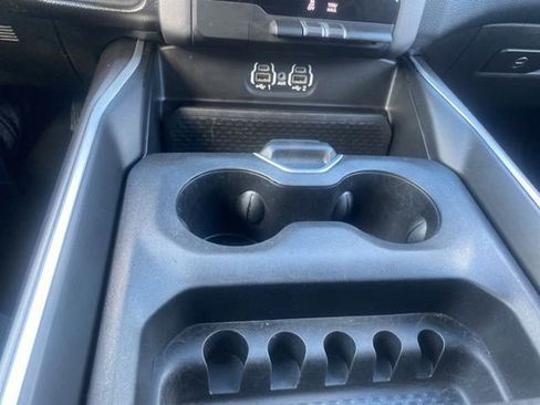 Used 2022 RAM 1500 Big Horn AWD/4WD image 35