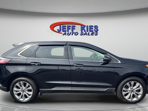 Used 2019 Ford Edge Titanium w/ Equipment Group 301A AWD/4WD image 4