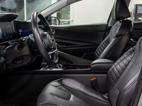Certified 2022 Hyundai Elantra Limited w/ Cargo Package image 15