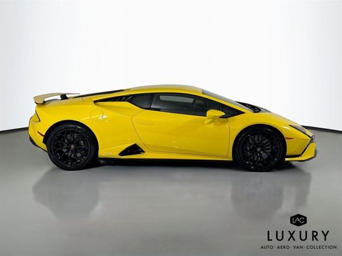 Used 2024 Lamborghini Huracan Tecnica RWD image 5