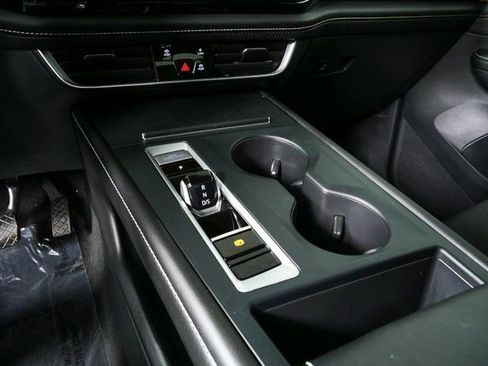 Used 2024 Volkswagen Atlas SE image 16