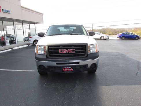 Used 2013 GMC Sierra 1500 W/T RWD image 4