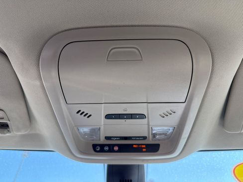 Used 2019 Buick Enclave Essence FWD image 22