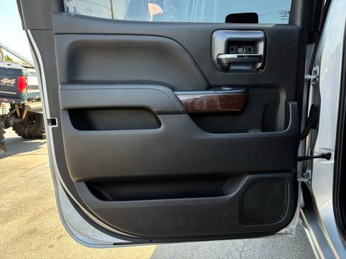 Used 2019 GMC Sierra 2500 SLT w/ Duramax Plus Package image 26