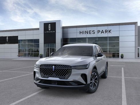 New 2026 Lincoln Nautilus Premier image 2