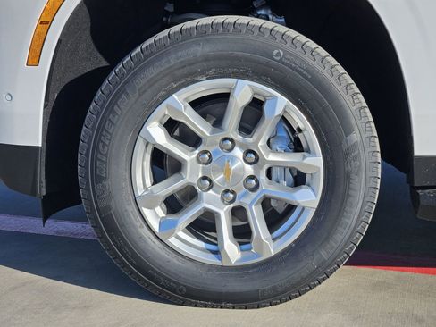 New 2026 Chevrolet Suburban LT w/ Comfort Package image 13