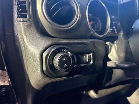 Used 2023 Jeep Gladiator Overland image 20