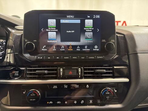 Used 2025 Nissan Pathfinder SL AWD/4WD image 28