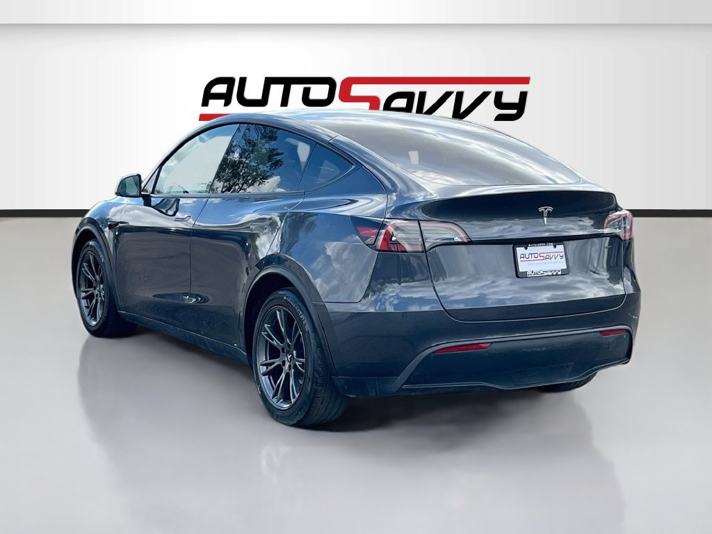 Used 2025 Tesla Model Y Long Range RWD image 5