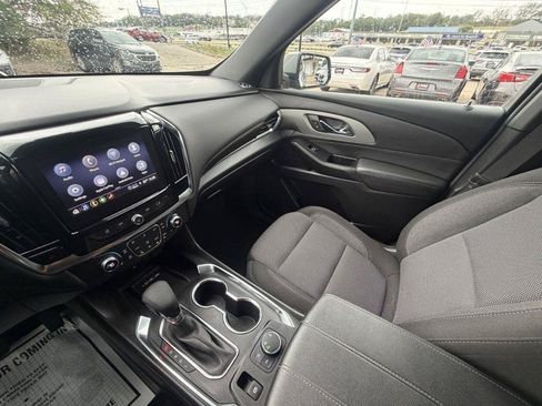Used 2024 Chevrolet Traverse LT AWD/4WD image 19