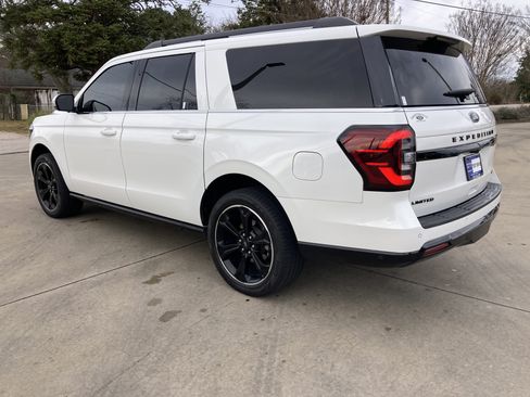 Used 2022 Ford Expedition Max Limited image 7