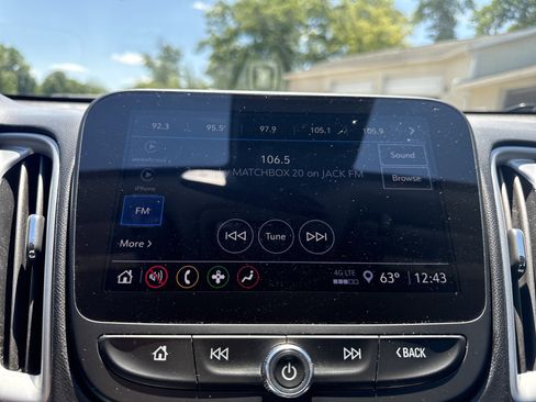 Used 2023 Chevrolet Malibu LT FWD image 18