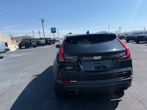 Used 2019 Cadillac XT4 Luxury w/ Cold Weather Package image 6