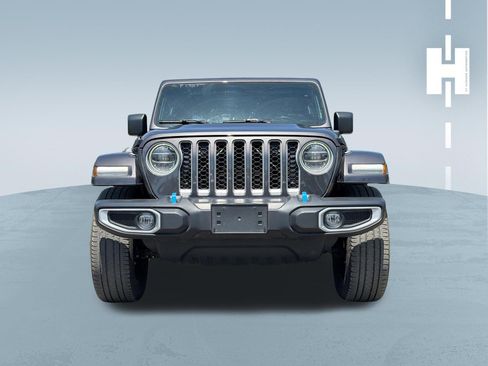 Used 2022 Jeep Wrangler Unlimited Sahara w/ Cold Weather Group AWD/4WD image 3