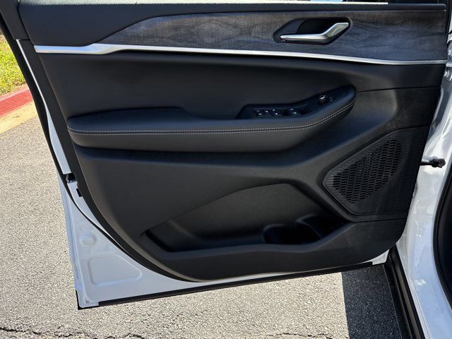 New 2027 Jeep Grand Cherokee Altitude RWD image 10
