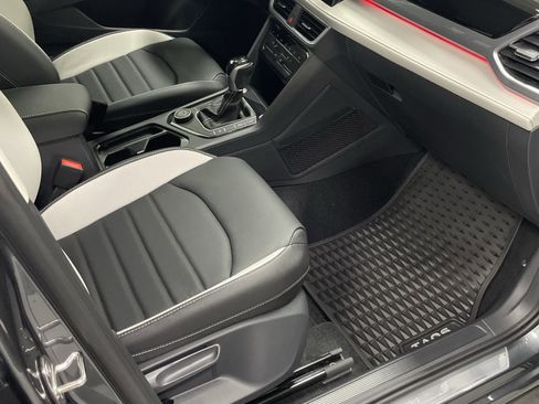 New 2025 Volkswagen Taos SEL image 9