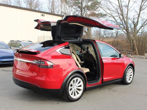 Used 2016 Tesla Model X 90D image 9