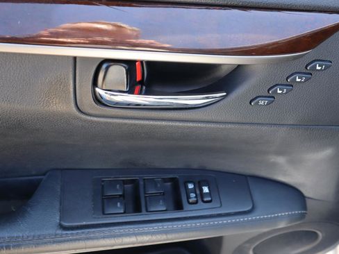 Used 2015 Lexus ES 350 4dr Sdn w/ Premium Package image 13