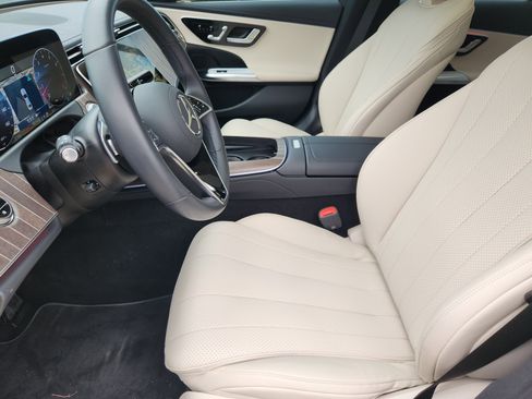 Used 2025 Mercedes-Benz E 350 Sedan image 18